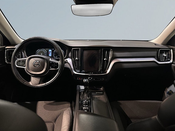 Volvo V60 8 of 23