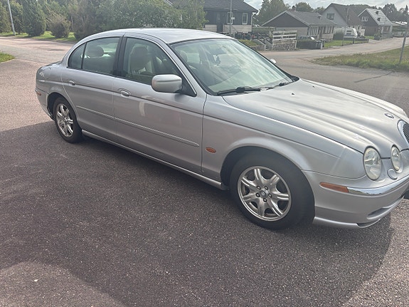 Jaguar S-TYPE 4 of 10