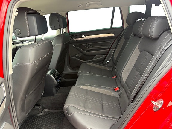 Volkswagen Passat Alltrack 13 of 16