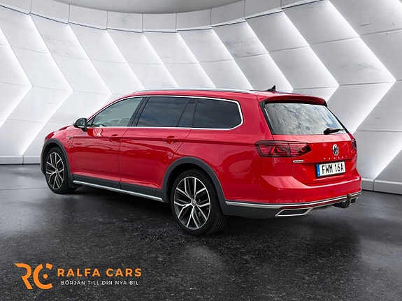 Volkswagen Passat Alltrack 4 of 16