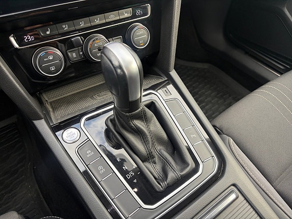 Volkswagen Passat Alltrack 15 of 16