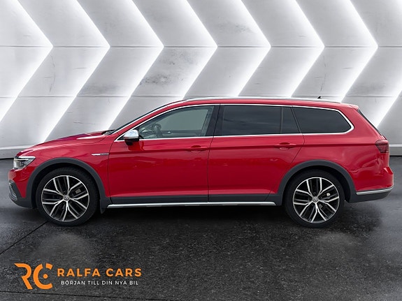 Volkswagen Passat Alltrack 3 of 16