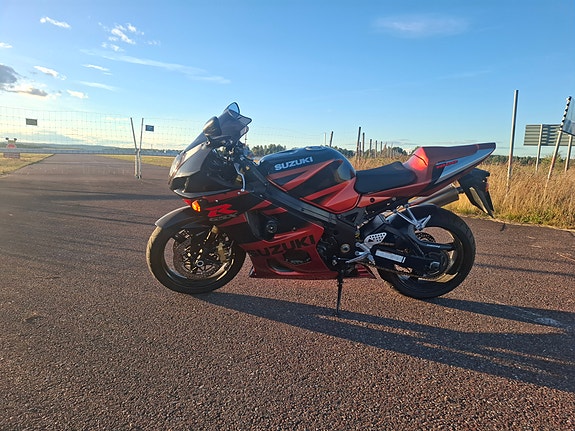 Suzuki GSX-R1000 6 of 7