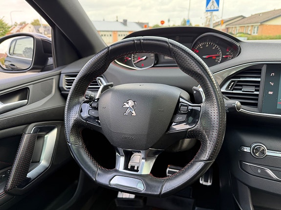 Peugeot 308 12 of 30
