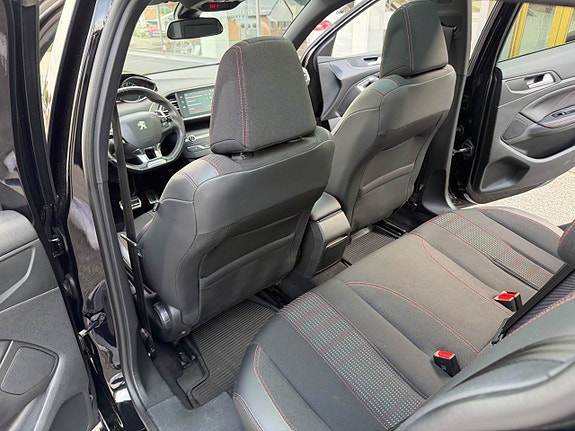 Peugeot 308 17 of 30