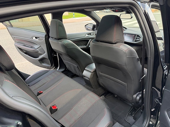 Peugeot 308 19 of 30