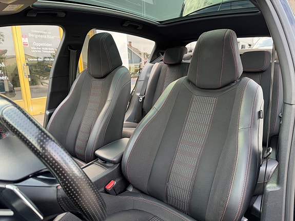 Peugeot 308 15 of 30