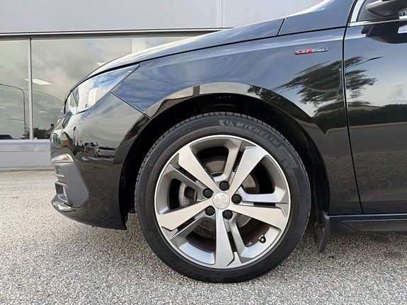 Peugeot 308 27 of 30
