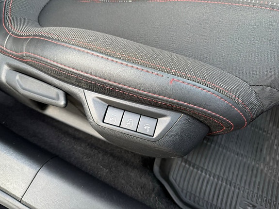 Peugeot 308 21 of 30