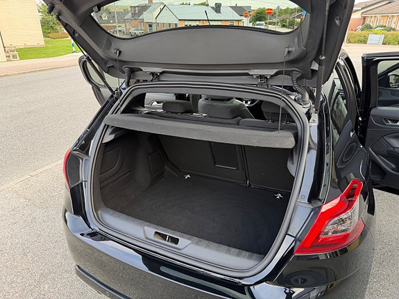 Peugeot 308 18 of 30