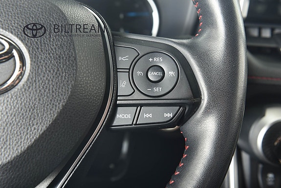 Toyota RAV4 Plug-in Hybrid 14 of 17