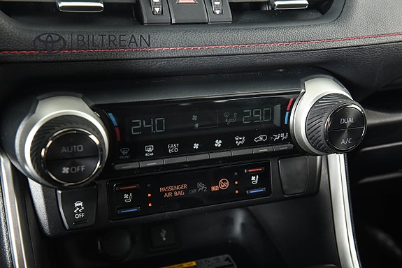 Toyota RAV4 Plug-in Hybrid 11 of 17