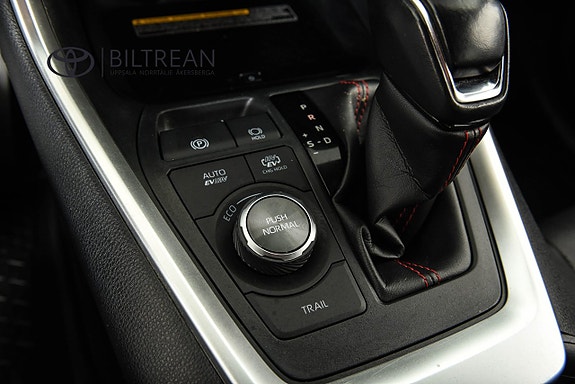 Toyota RAV4 Plug-in Hybrid 13 of 17