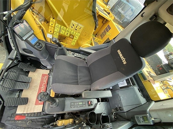 Komatsu PC228USLC-11 3 of 10
