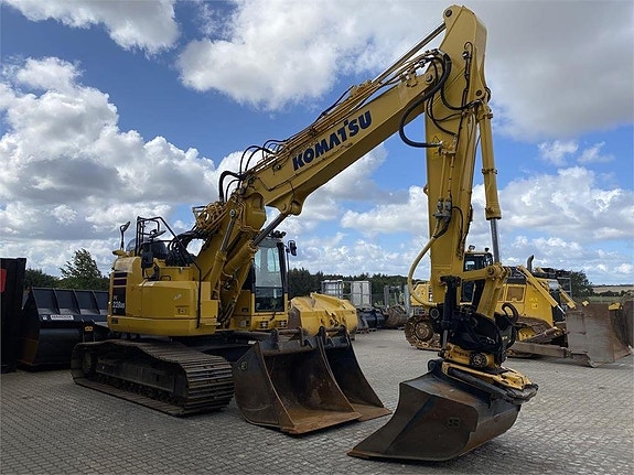 Komatsu PC228USLC-11 5 of 10