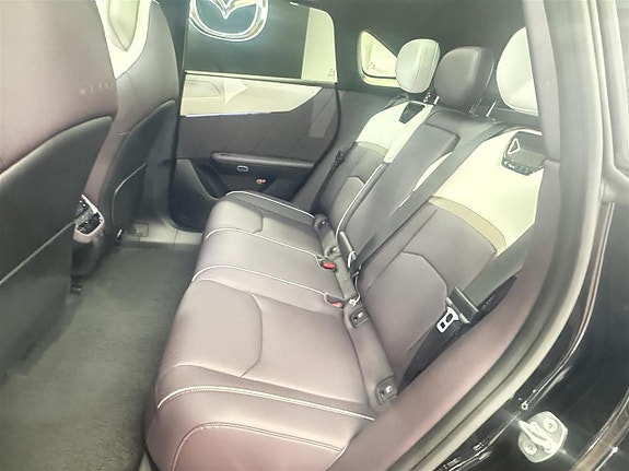 Mazda CX-6e 8 of 9