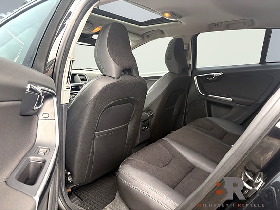 Volvo V60 10 of 16