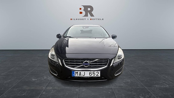 Volvo V60 3 of 16