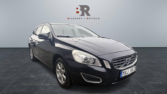 Volvo V60 2 of 16