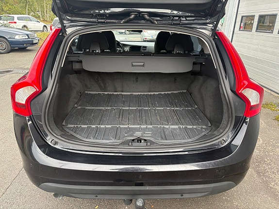 Volvo V60 14 of 16