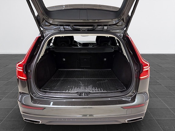 Volvo V60 Cross Country 12 of 14