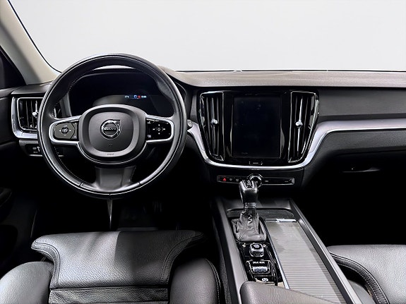 Volvo V60 Cross Country 10 of 14