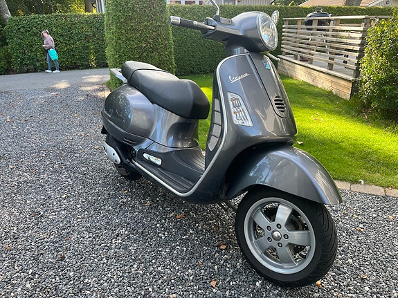 Vespa 200 GT 3 of 3