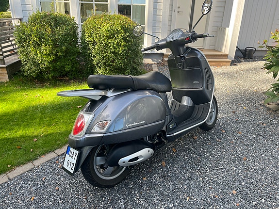 Vespa 200 GT 2 of 3