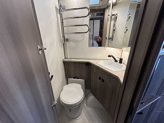 Kabe Estate 560 GLE KS / AC / Alde / Mikro / Barnkammare / Cykelställ 14 of 21
