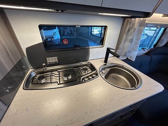 Kabe Estate 560 GLE KS / AC / Alde / Mikro / Barnkammare / Cykelställ 17 of 21