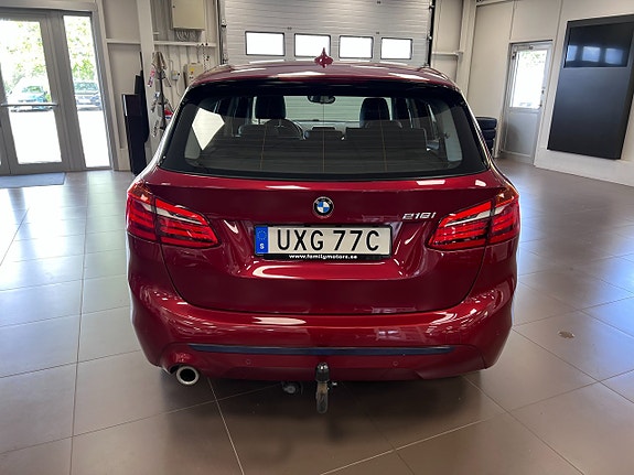 BMW 218i 4 of 18