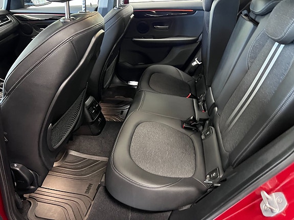 BMW 218i 10 of 18