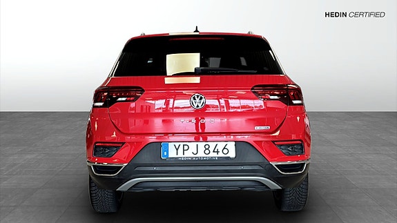 Volkswagen T-Roc 7 of 9