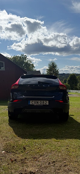 Volvo V40 Cross Country 4 of 8