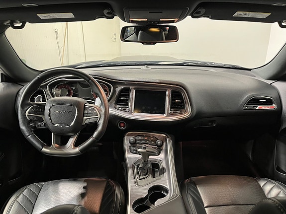 Dodge Challenger 12 of 26