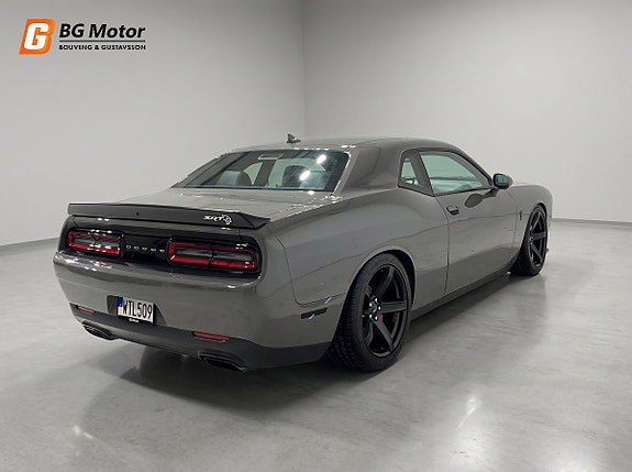 Dodge Challenger 4 of 26