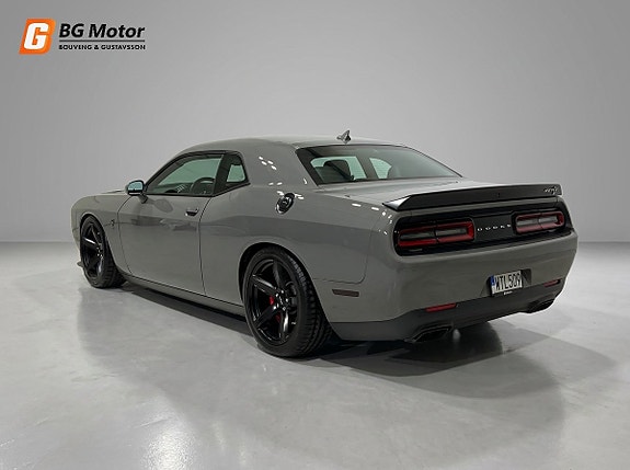 Dodge Challenger 3 of 26