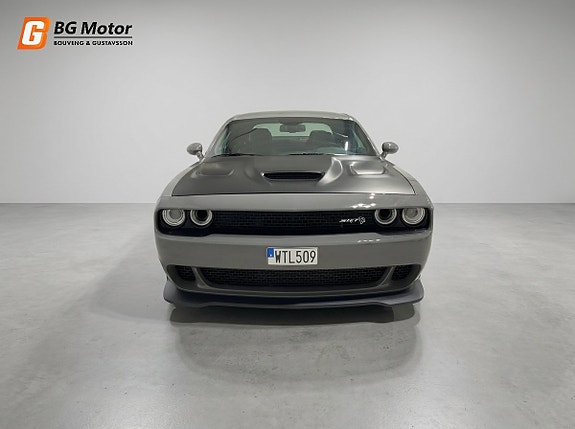 Dodge Challenger 8 of 26