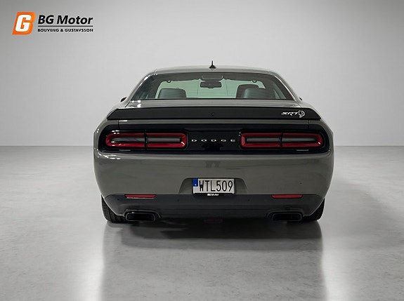 Dodge Challenger 7 of 26