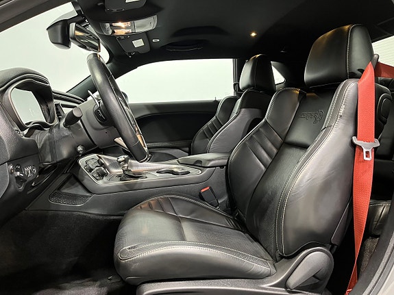 Dodge Challenger 9 of 26