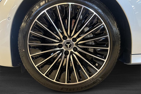 Mercedes-Benz E300 e 5 of 17