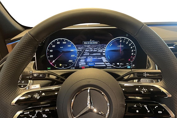 Mercedes-Benz E300 e 7 of 17