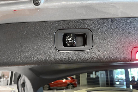Mercedes-Benz E300 e 17 of 17