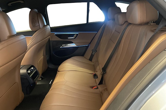 Mercedes-Benz E300 e 10 of 17