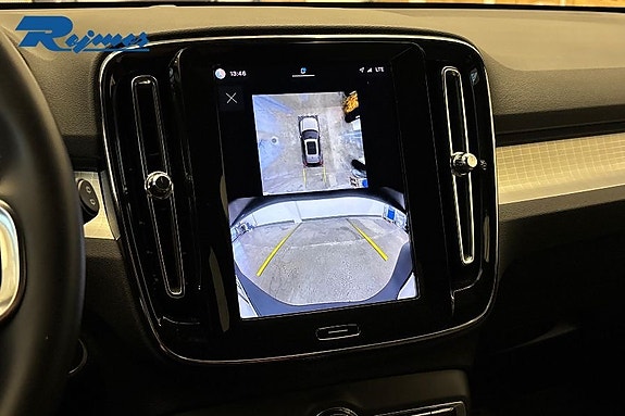 Volvo XC40 13 of 25