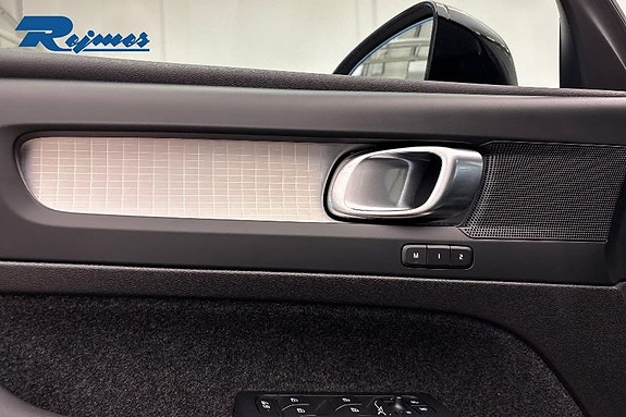 Volvo XC40 24 of 25
