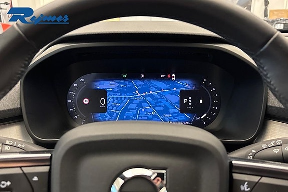 Volvo XC40 12 of 25
