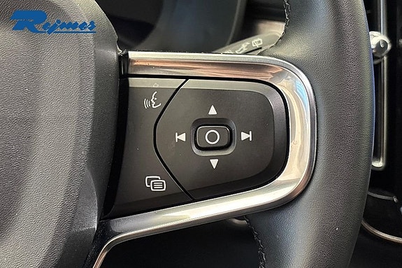 Volvo XC40 16 of 25