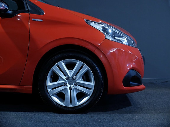 Peugeot 208 4 of 8