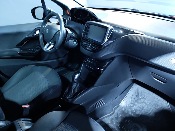 Peugeot 208 6 of 8